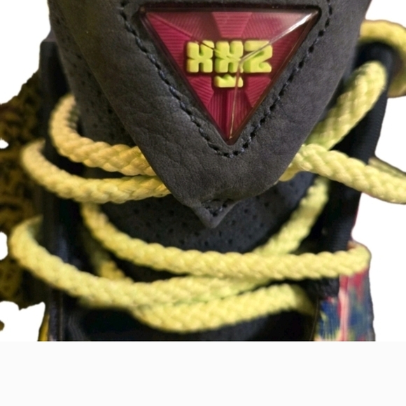 Nike LeBron 22 Bryce's World Sneakers Size 9.5 - Picture 9 of 15